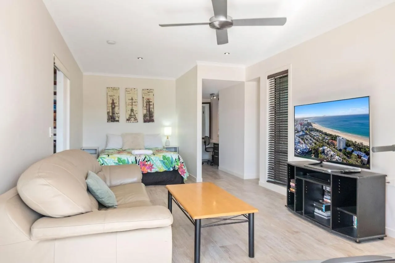 Дом отдыха Remarkable Six Bedroom Waterfront Home! Perfect For The Extended Family Мулулаба
